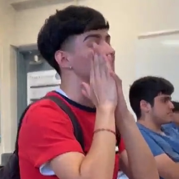 Meet your Posher, Julian - Picture 1 of 1